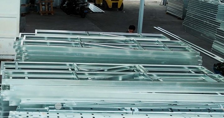 UNIT.FRAMES steel frame production